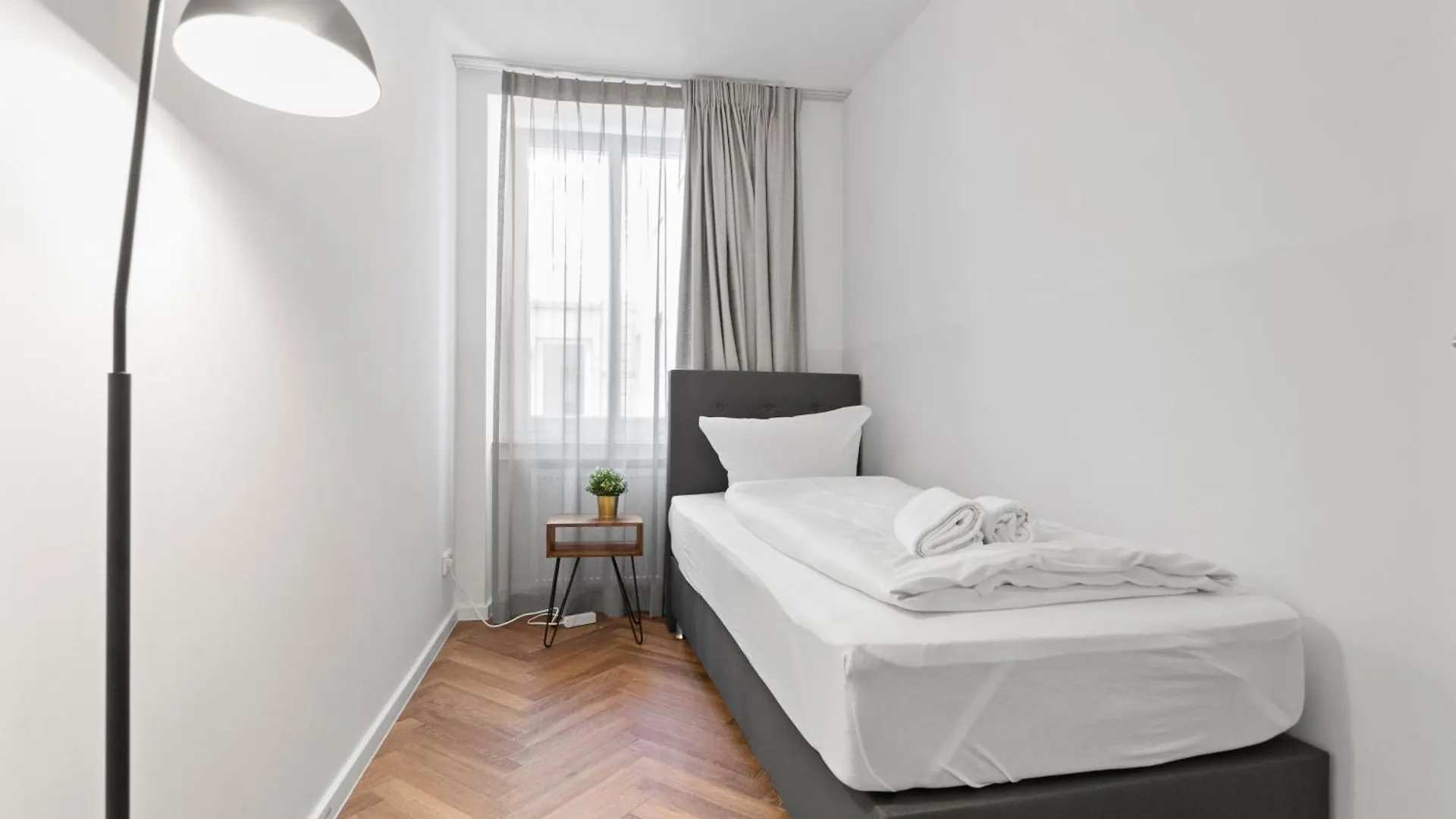 Flatista Homes - Central Station - 4 Br Monaco di Baviera Appartamento