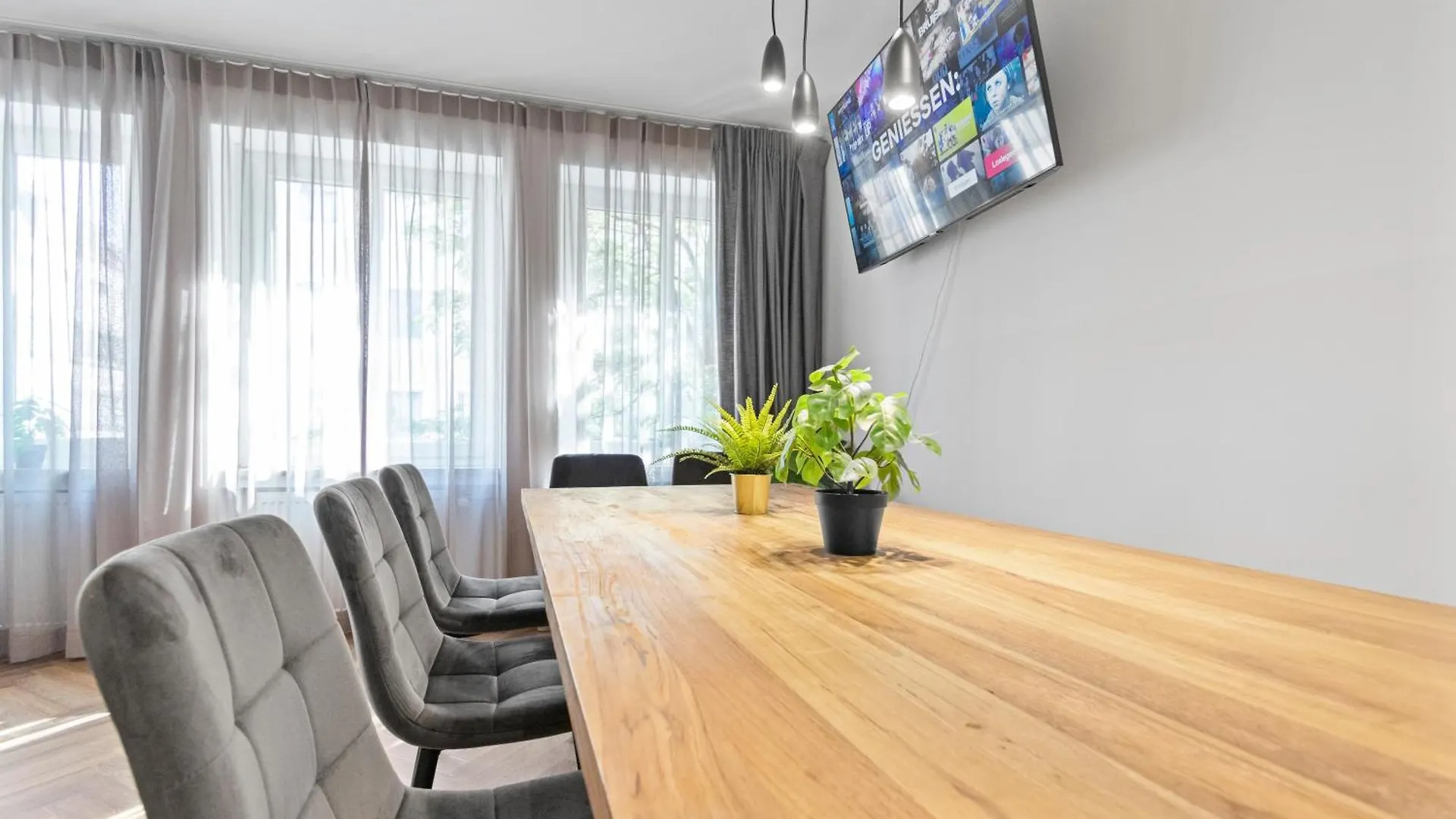 Appartamento Flatista Homes - Central Station - 4 Br Monaco di Baviera